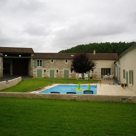 Logis Du Jacquelin Hotell Doussay Exteriör bild