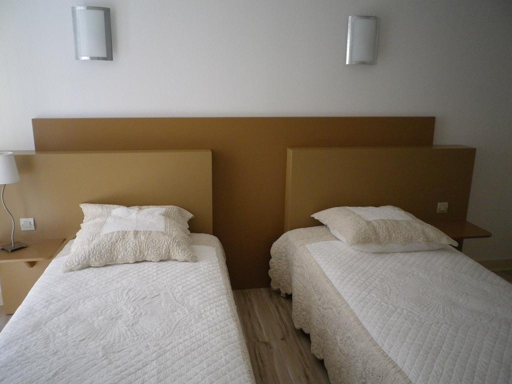Logis Du Jacquelin Hotell Doussay Exteriör bild